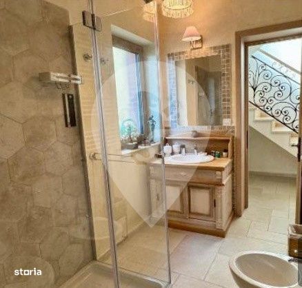 Casa Lux  160 mp  Brasov / Tractorul / Coresi Mall