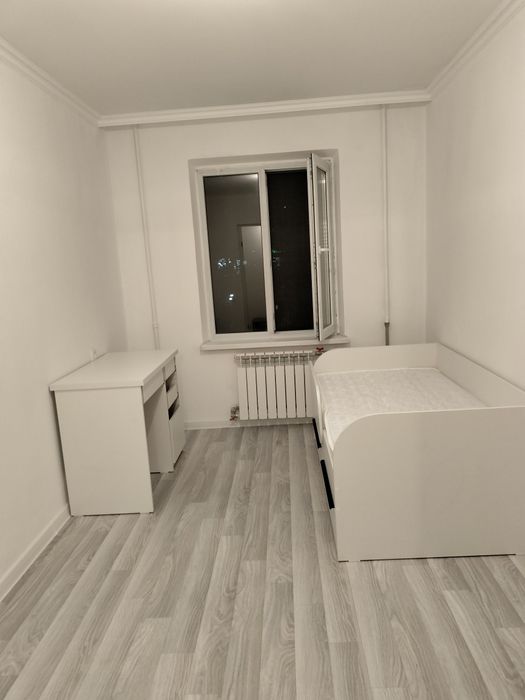 Рабочий стол и кровать