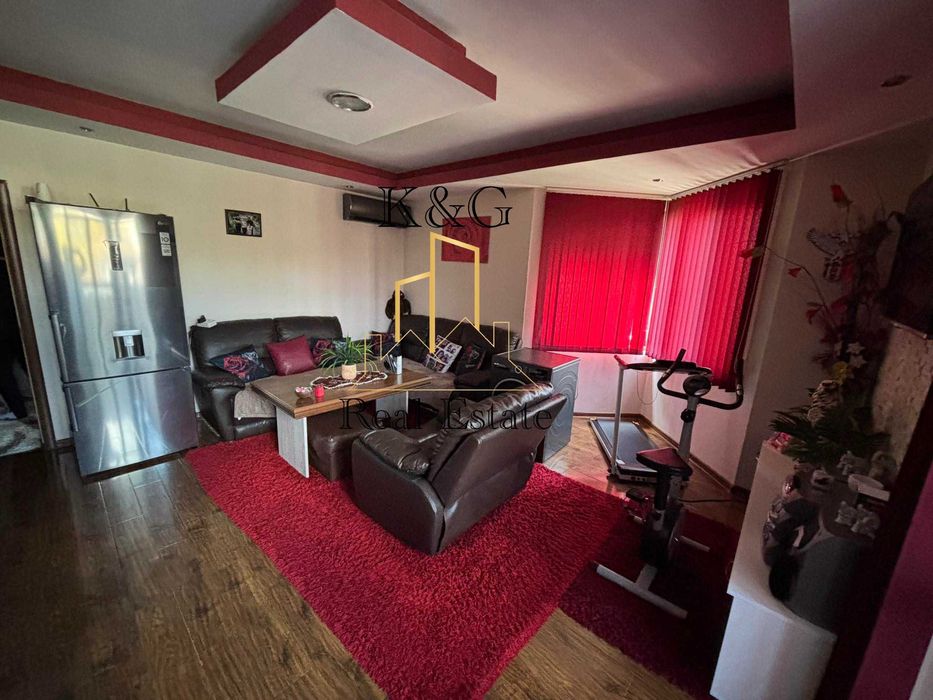 Тристаен апартамент в отлично състояние- център