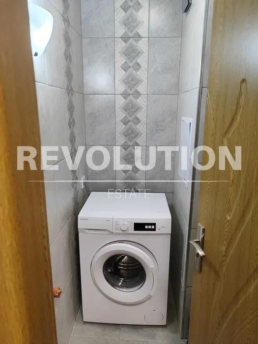 Дава се под наем Тристаен апартамент в Варна, Възраждане 1 - 85 кв.м за 500 € - Снимка #7