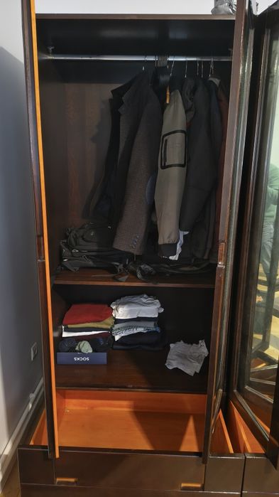 Sifonier / dulap / dressing din lemn masiv in stare buna, relacuit.