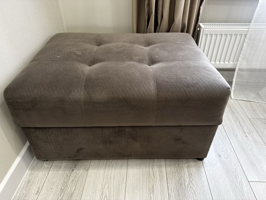 Продам диванчик с пуфиком. Раскладывается