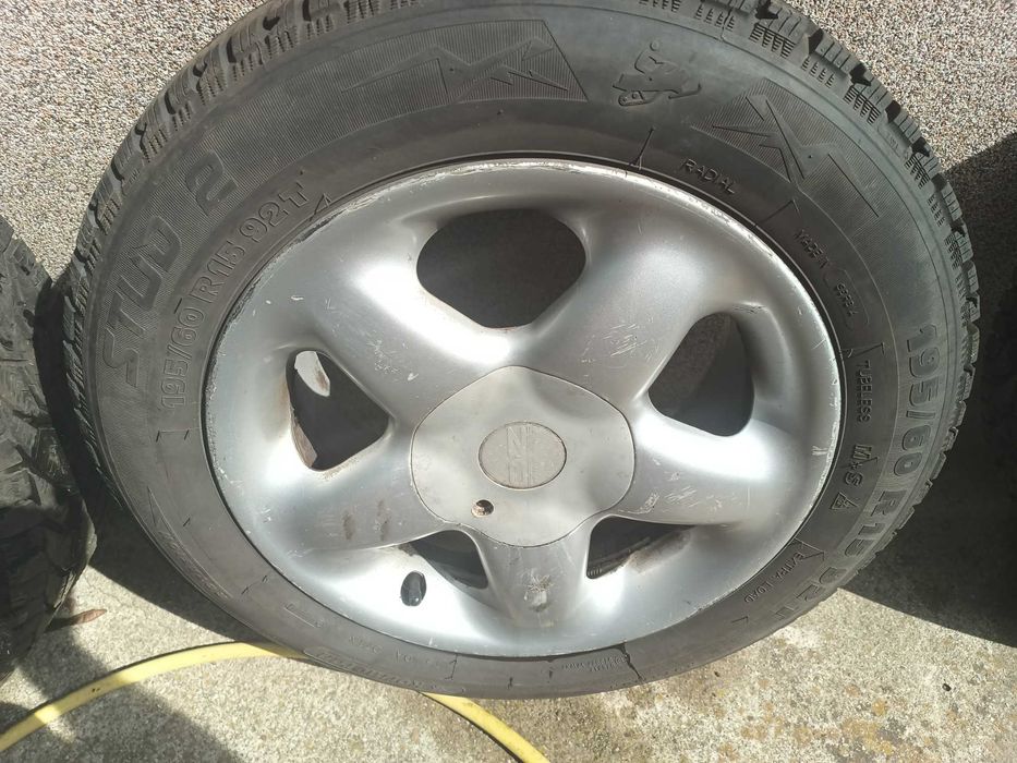 Джанти 15'' 4бр. OZ 4x100 (7Jx15H2 - ET37) със зимни гуми 195/60/15