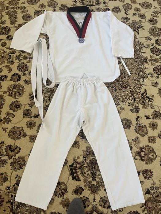 Таеквандо киімі сатылады