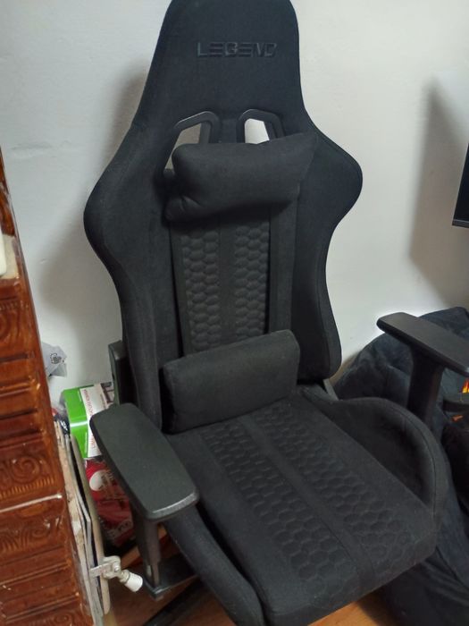 Scaun gaming Legend, material textil, perne lombară și cervicală, stare foarte bună