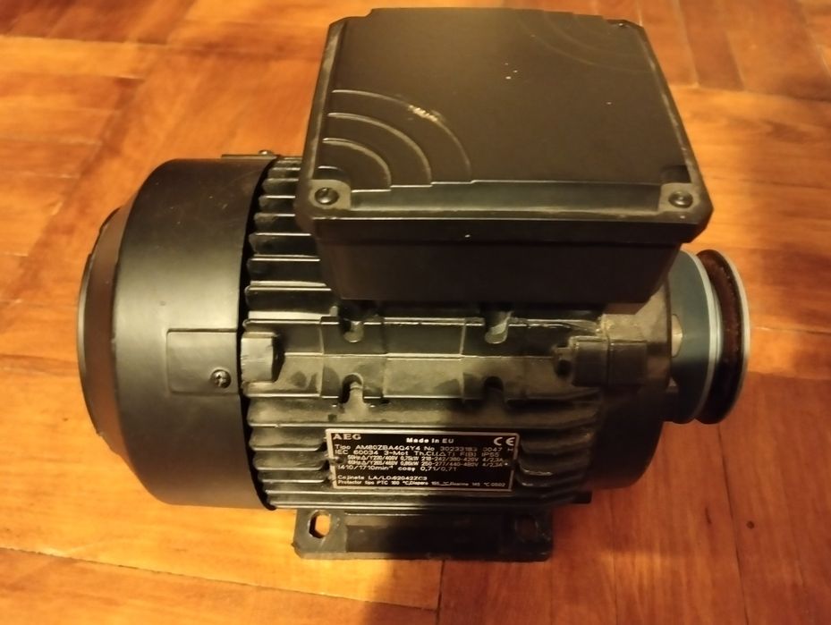 Motor electric trifazat