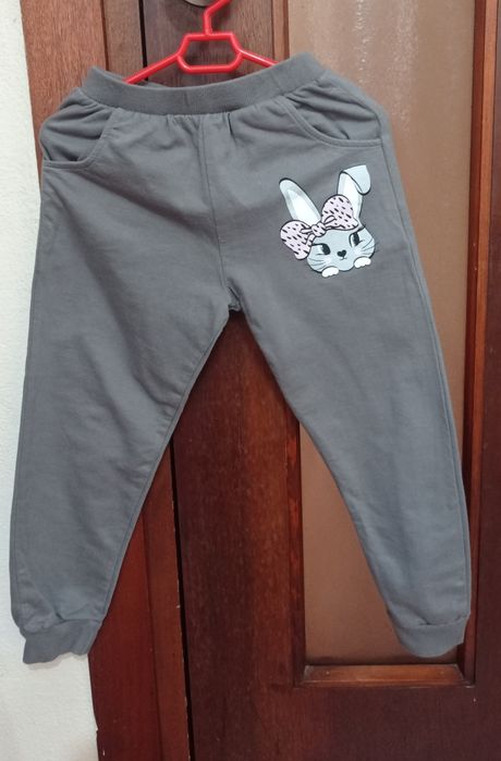 Одежда для девочек. Спортивный костюм