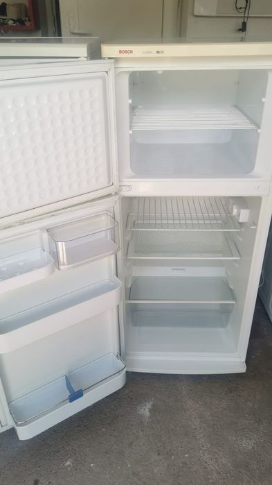 Reparatii mașini de spălat automata și led plasma cuprinde cu microunde lezi frigorifice și vitrine frigorifice aspiratoare