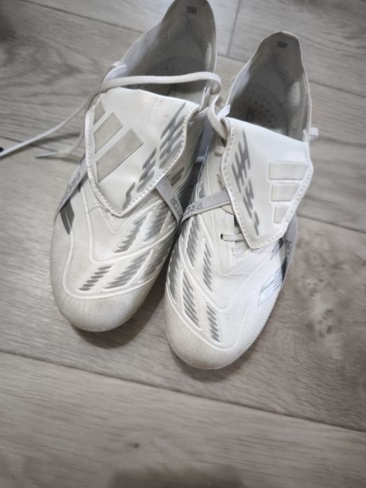 Продам футбольные бутсы