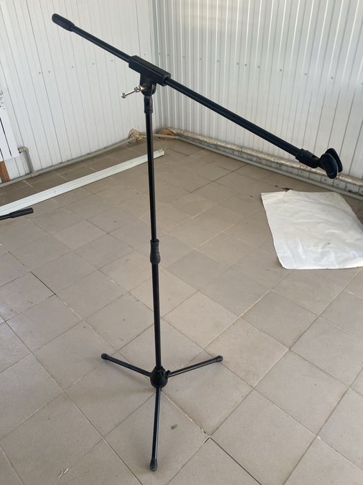 Продаются стойки для музыкальной аппаратуры