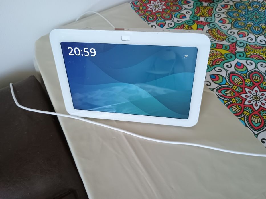 Vând Alexa echo show
