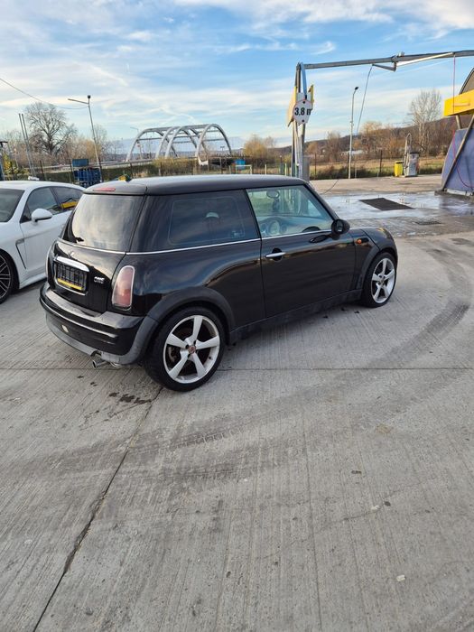 Mini Cooper One R50