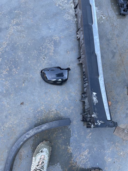 Bara fata bara spate praguri grila volan si airbag bmw x5  g05