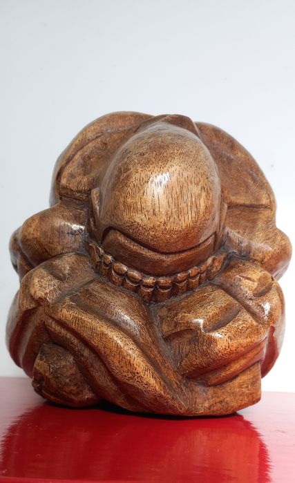 Sculptura orientala din lemn