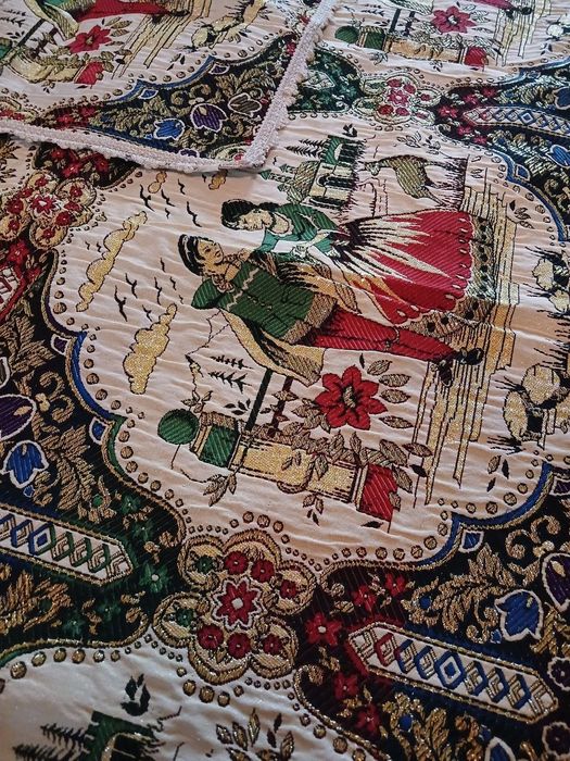 Индийский пакривал СССР даврида сотиб олишган. Сандикда сакланган