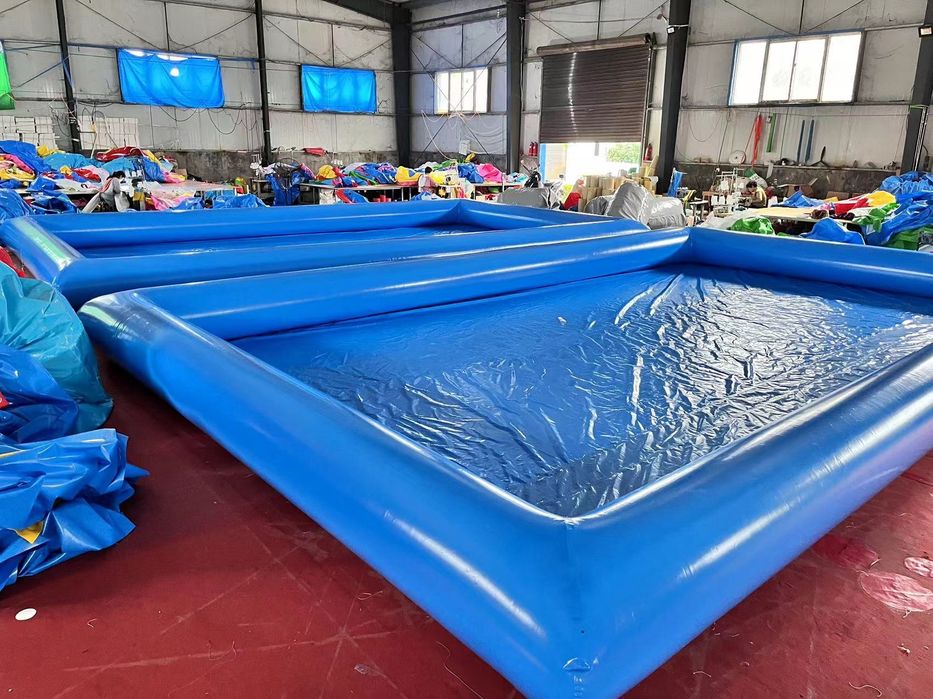 Bolalar basseyini va atraksionlar