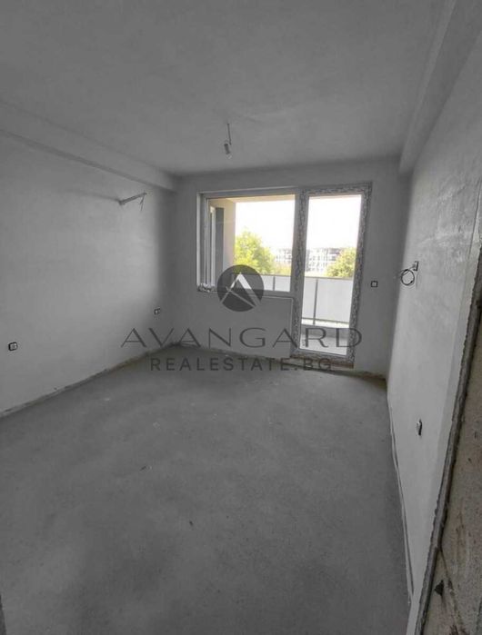 Продава се Тристаен апартамент в Пловдив, Остромила - 101 кв.м за 1818 €/кв.м - Снимка #2