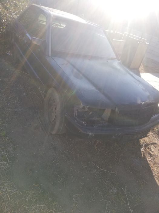 Продам запчасти мерс 190