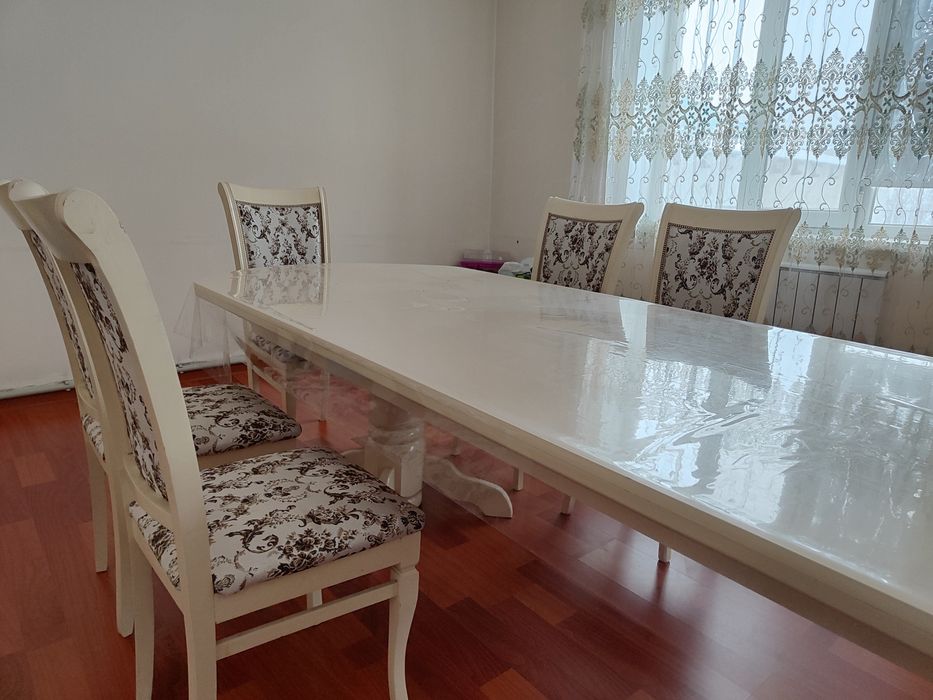 Стол и стулья...