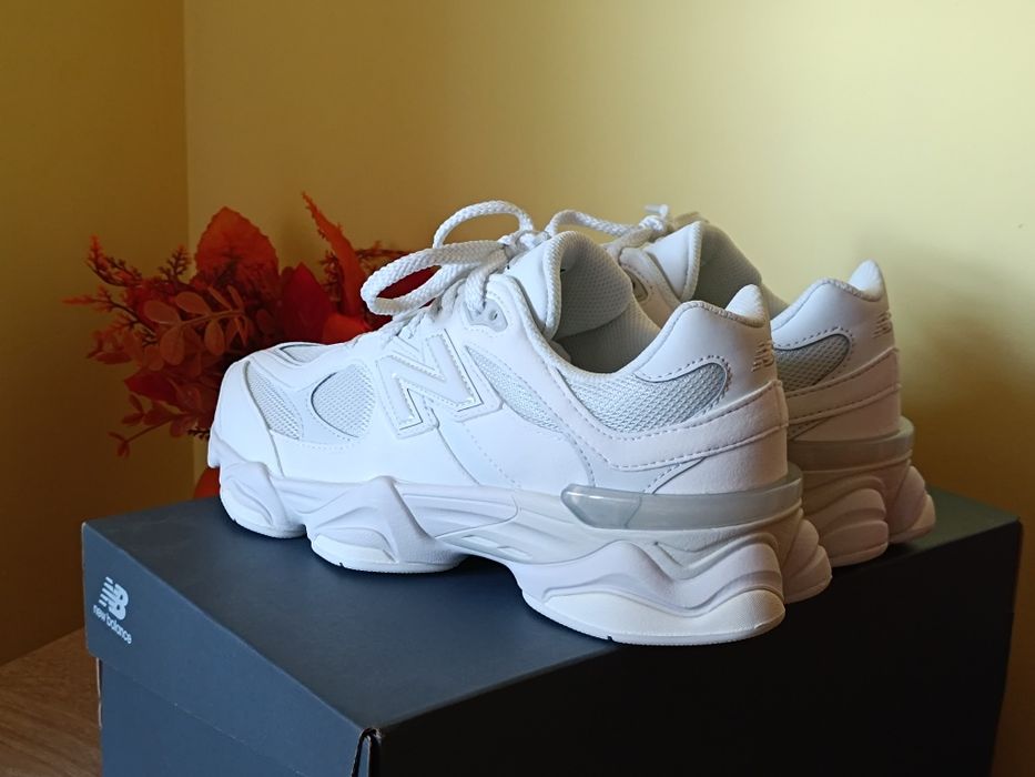 ОРИГИНАЛНИ! New Balance 9060 Triple White