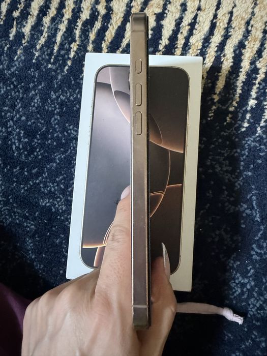 Apple 16Pro Max 256g  E сим в идеальном состояни