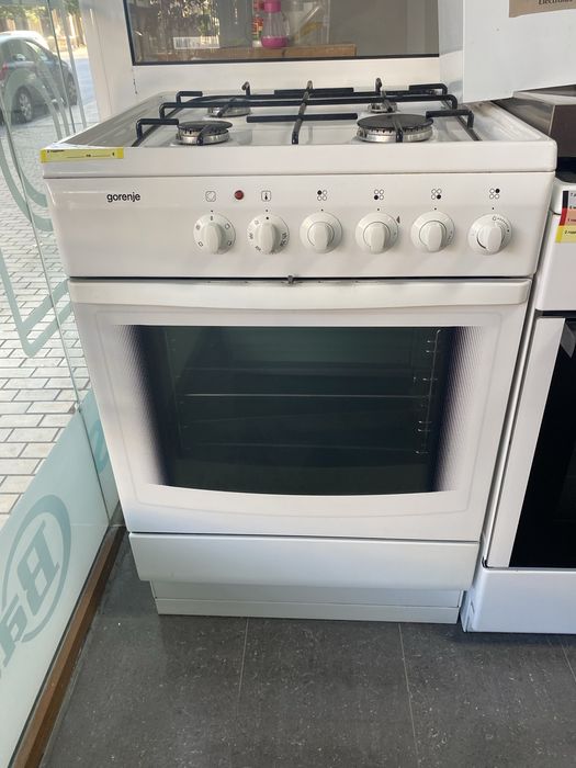 Свободностояща комбинирана готварска печка газ/ ток GORENJE 60 см.