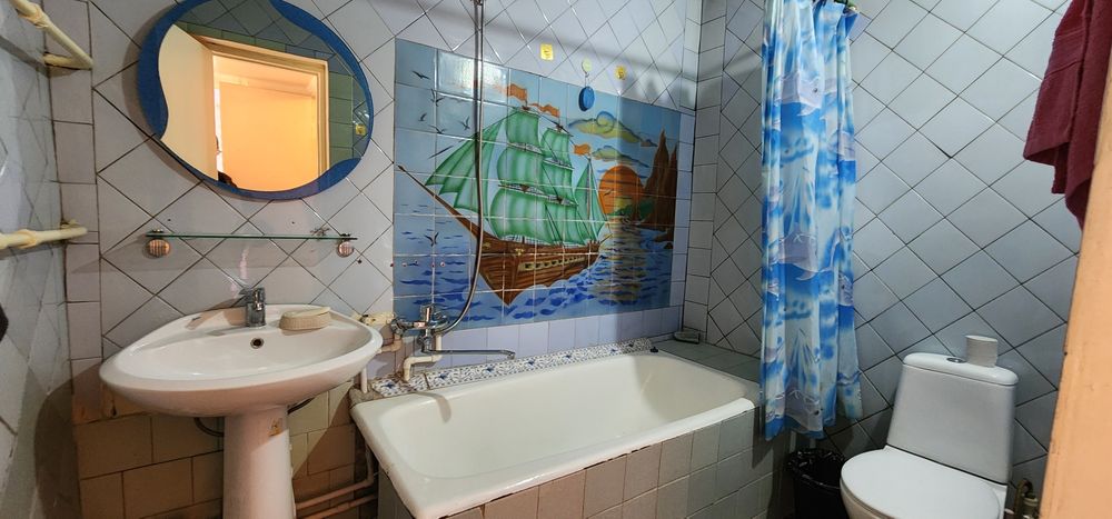 Юнусобод Бахадир 2*3комнатная 64квм место отличная