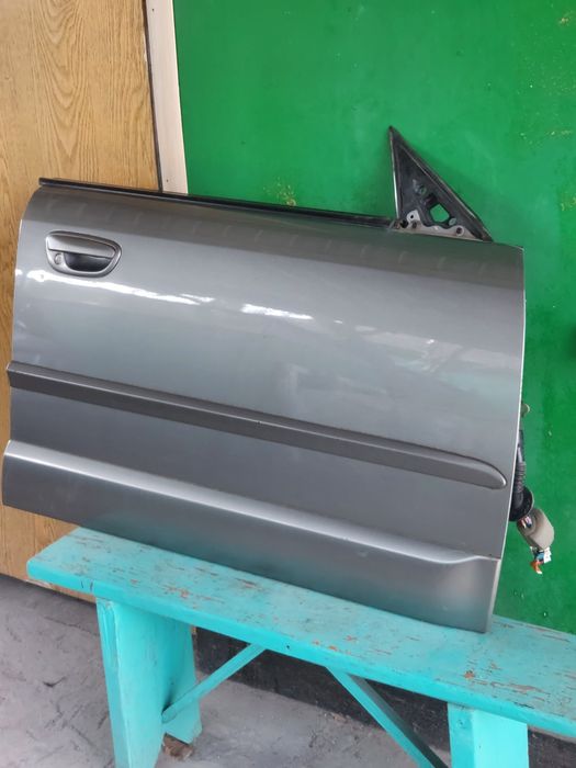 Дверь передняя правая на Subaru Outback