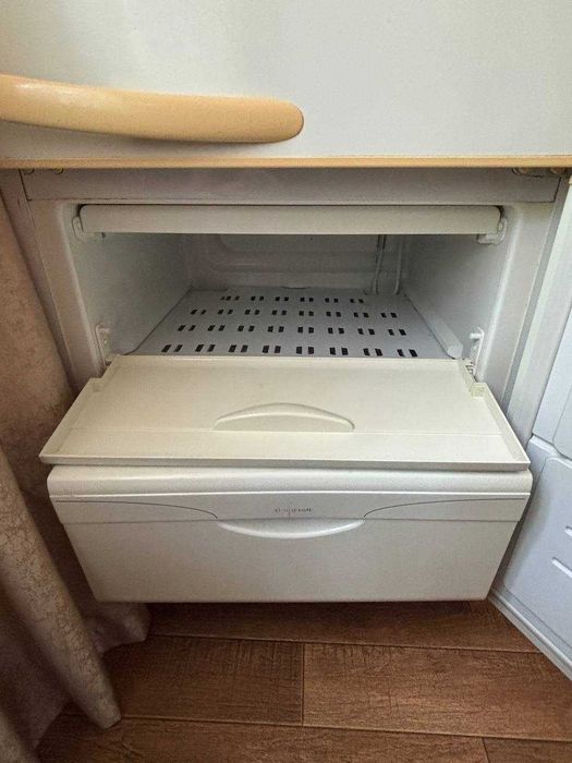 Продам холодильник АТЛАНТ