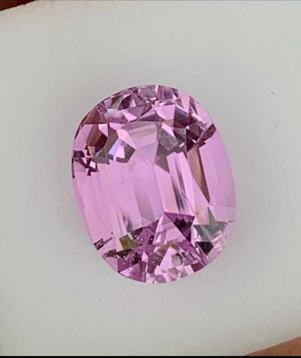 Kunzit natural roz purpuriu 22.71 ct - Spodumen