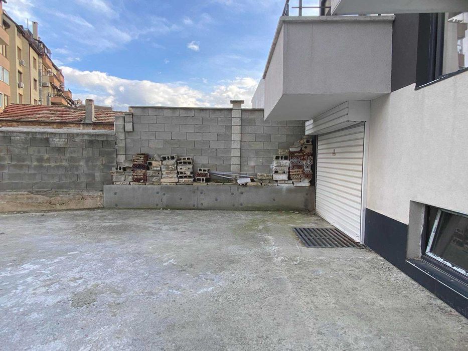 Дава се под наем Гараж / Паркомясто в Варна, Колхозен пазар - 35 кв.м за 153 € - Снимка #4