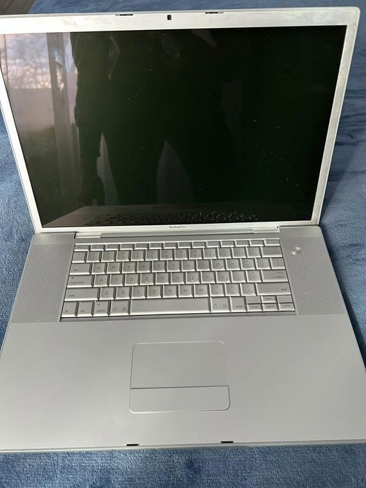 Vând doua laptopuri