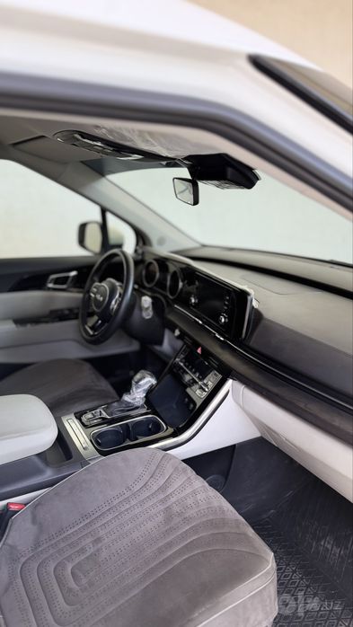 Kia carnival kanfort 2023 yil toza moshina