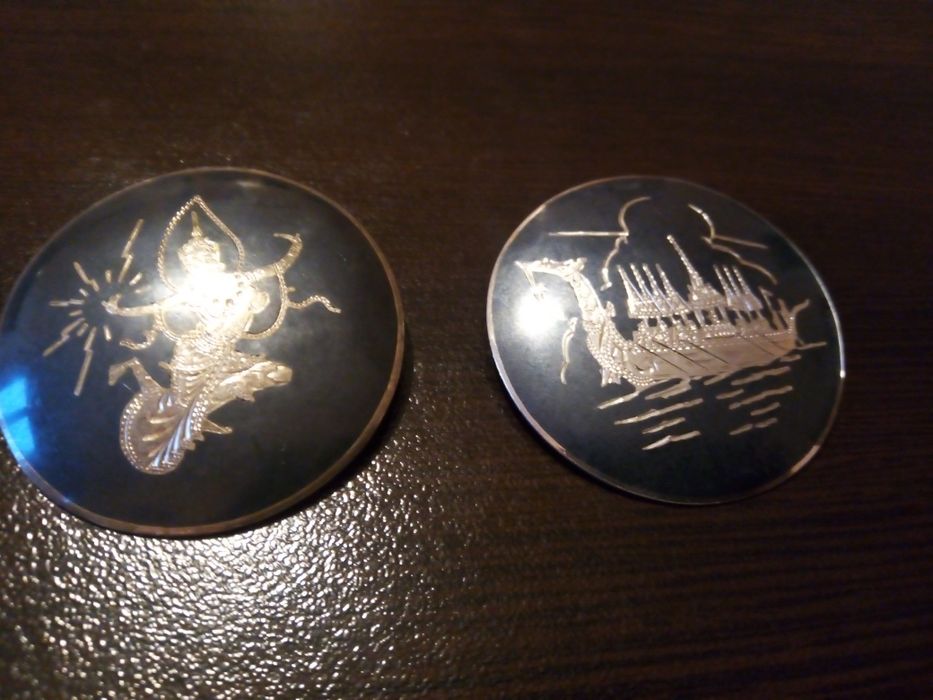 Здравейте! Представям на вашето внимание две винтидж