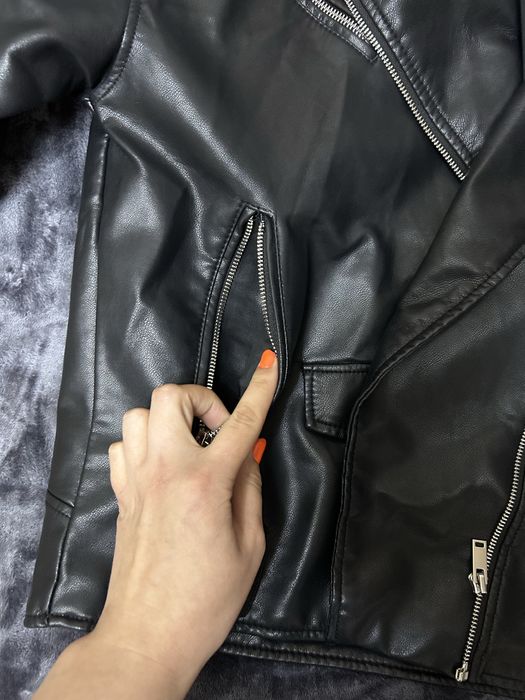 Пррдам кожаную куртку