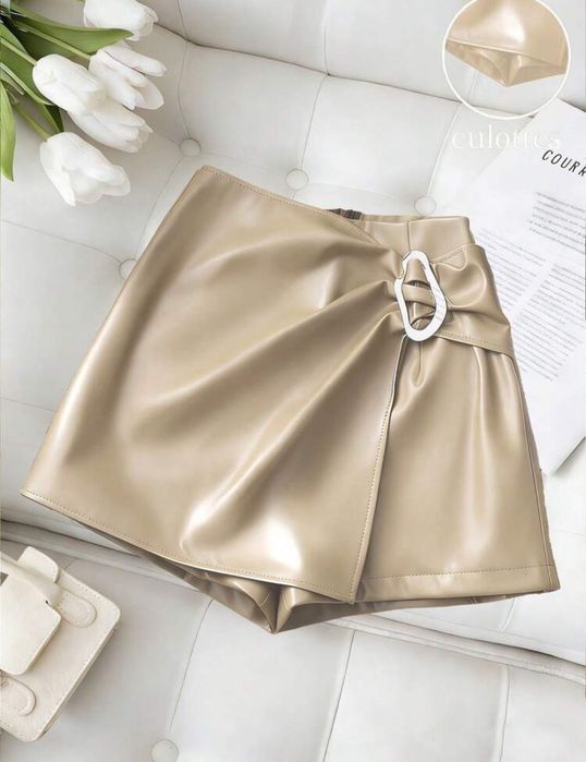 Бежова кожена пола-панталон