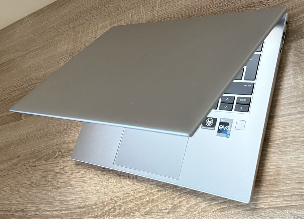 HP Elitebook 840 G9 CA NOU ! i5 12th 512GB ssd 16GB ram  !