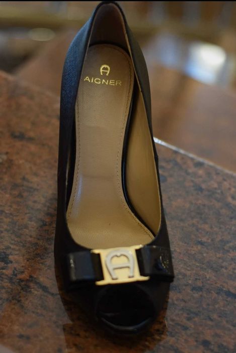 Pantofi cu toc AIGNER