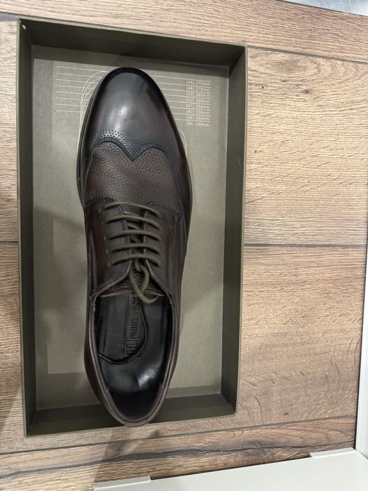 Продам туфли классические броги