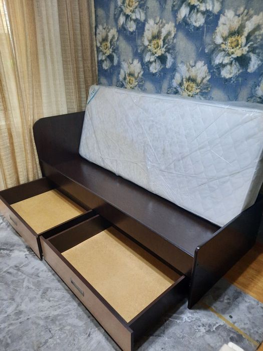 Продам б/у кровать