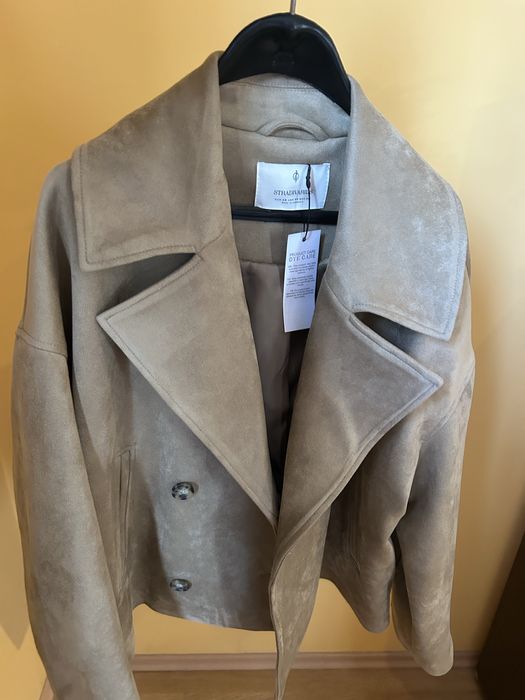 Чисто нови палта Страдивариус