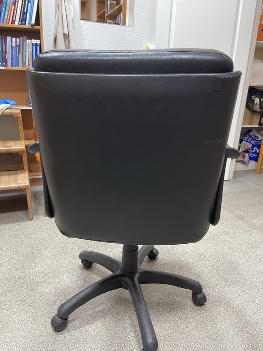 Продам офисное кресло