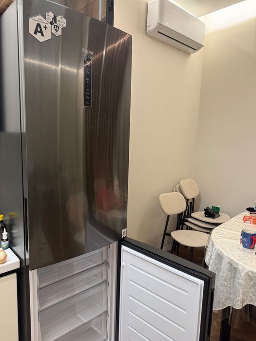 Продам Haier холодильник (не холодит)