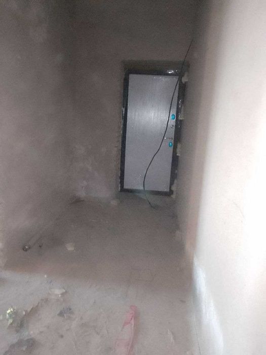 Продается 2х комн квартира 63кв на 3м этаже Маданият цена 22200 у.е