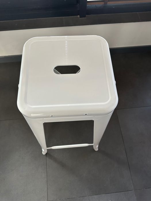 Бял метален бар стол с 2г гаранция и доставка до еконт