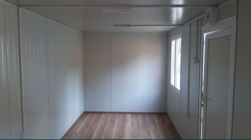 Фургон под наем 6х2.4м