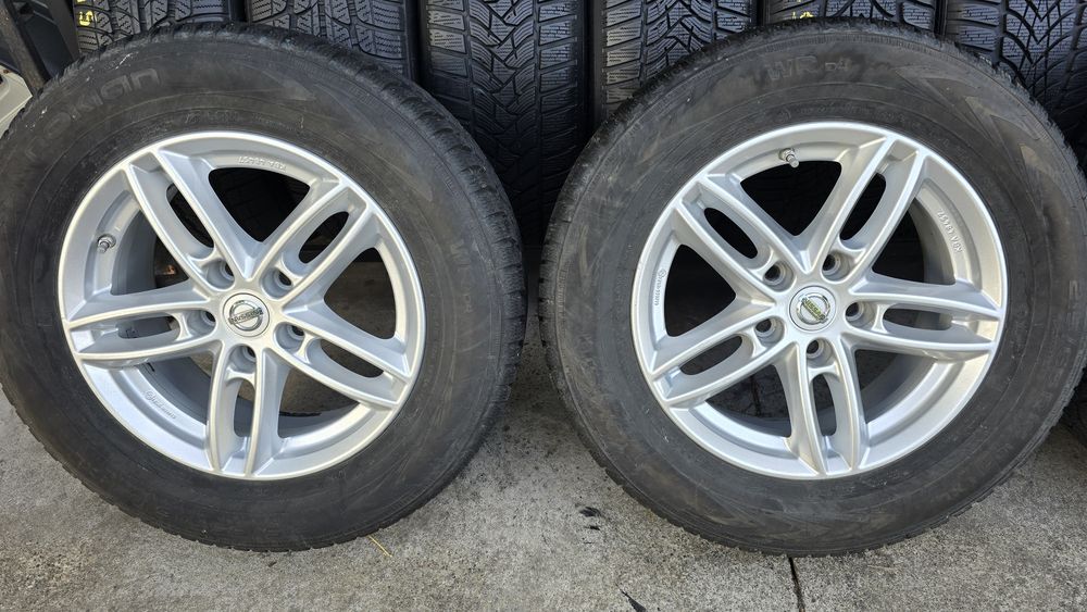 4 jante Nissan cu anvelope iarna 215/65/16