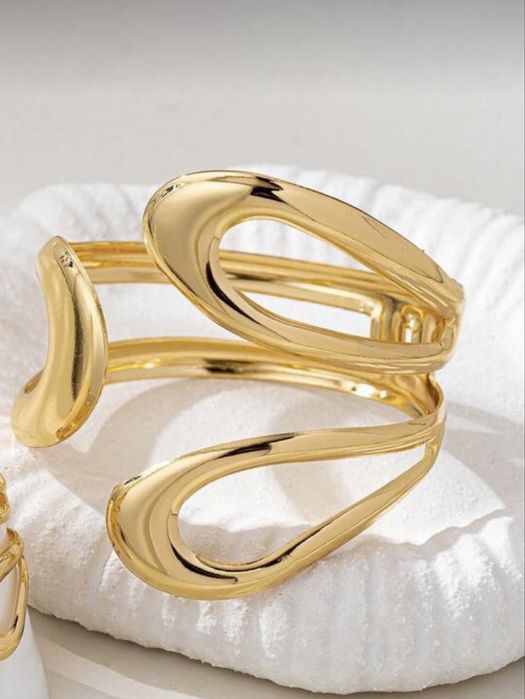 Елегантна гривна