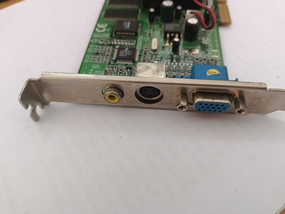 Продам ретро видеокарту AGP "NVIDIA GeForce2" (64Мb).