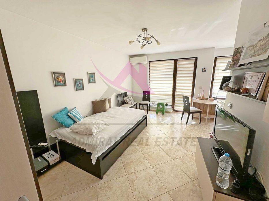 Дава се под наем Едностаен апартамент в Варна, Център - 40 кв.м за 325 € - Снимка #1